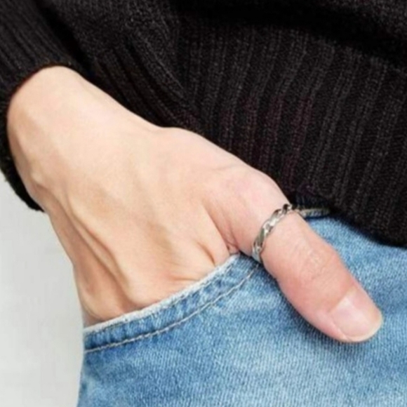 James Avery Retired Small Twisted Wire Ring, size 9 - Picture 6 of 6